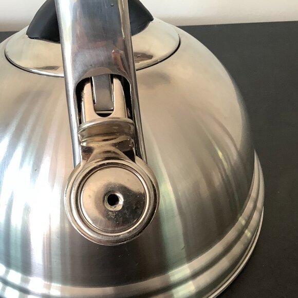 Whistling Tea Kettle - Picture 4 of 10